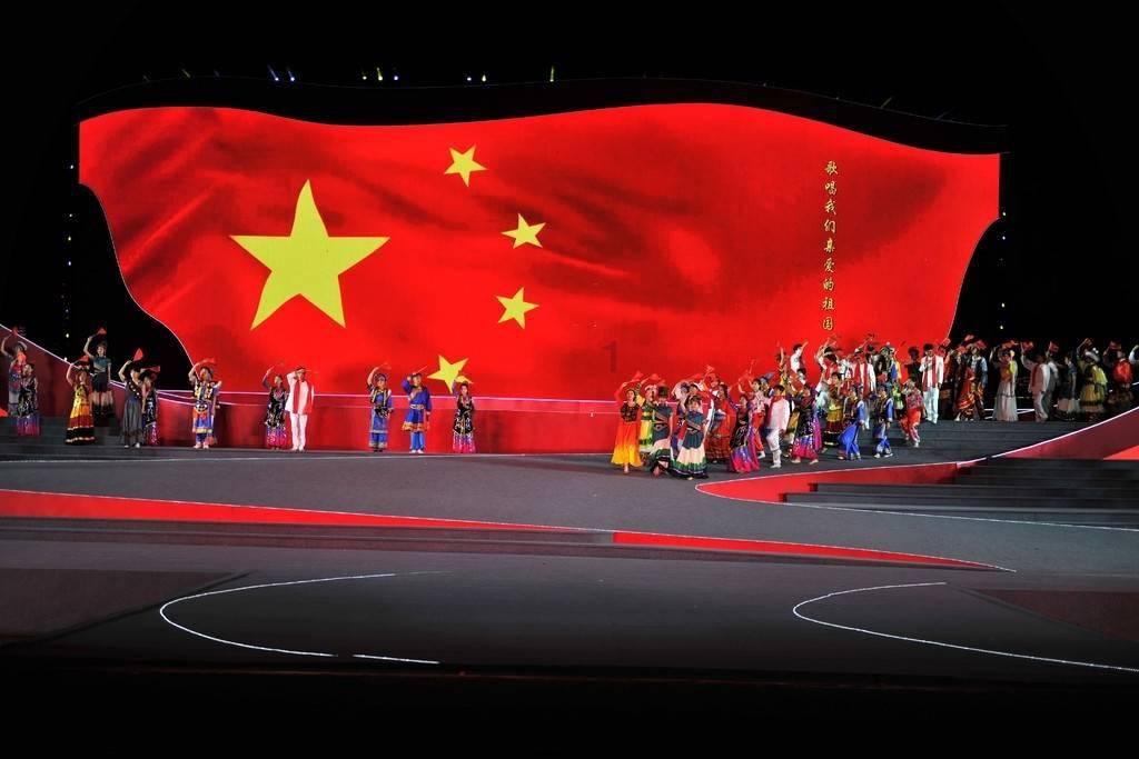 国网南昌市新建区供电公司：供电好服务 草莓大又红