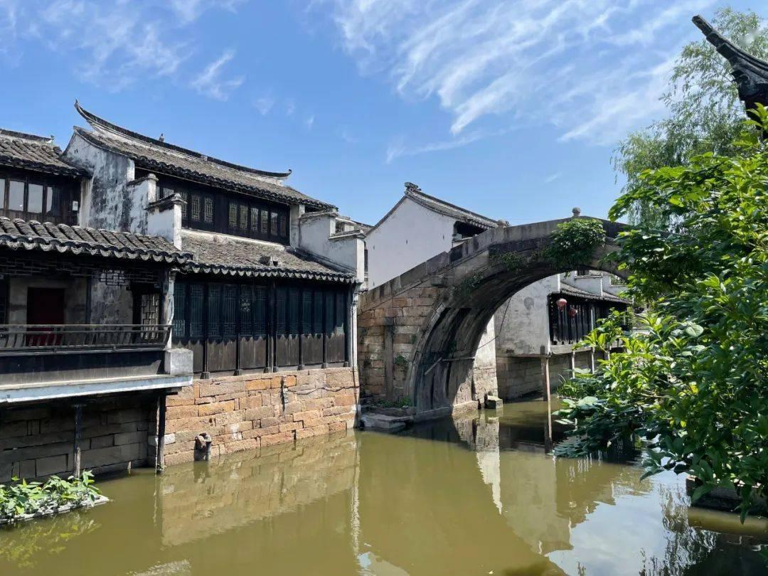 旋转轮胎